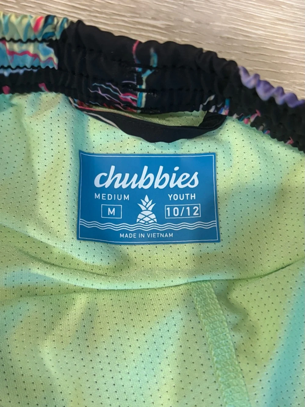 🪼chubbies Kids Black Swim Trunks with Neon Jellyfish Print 10/12